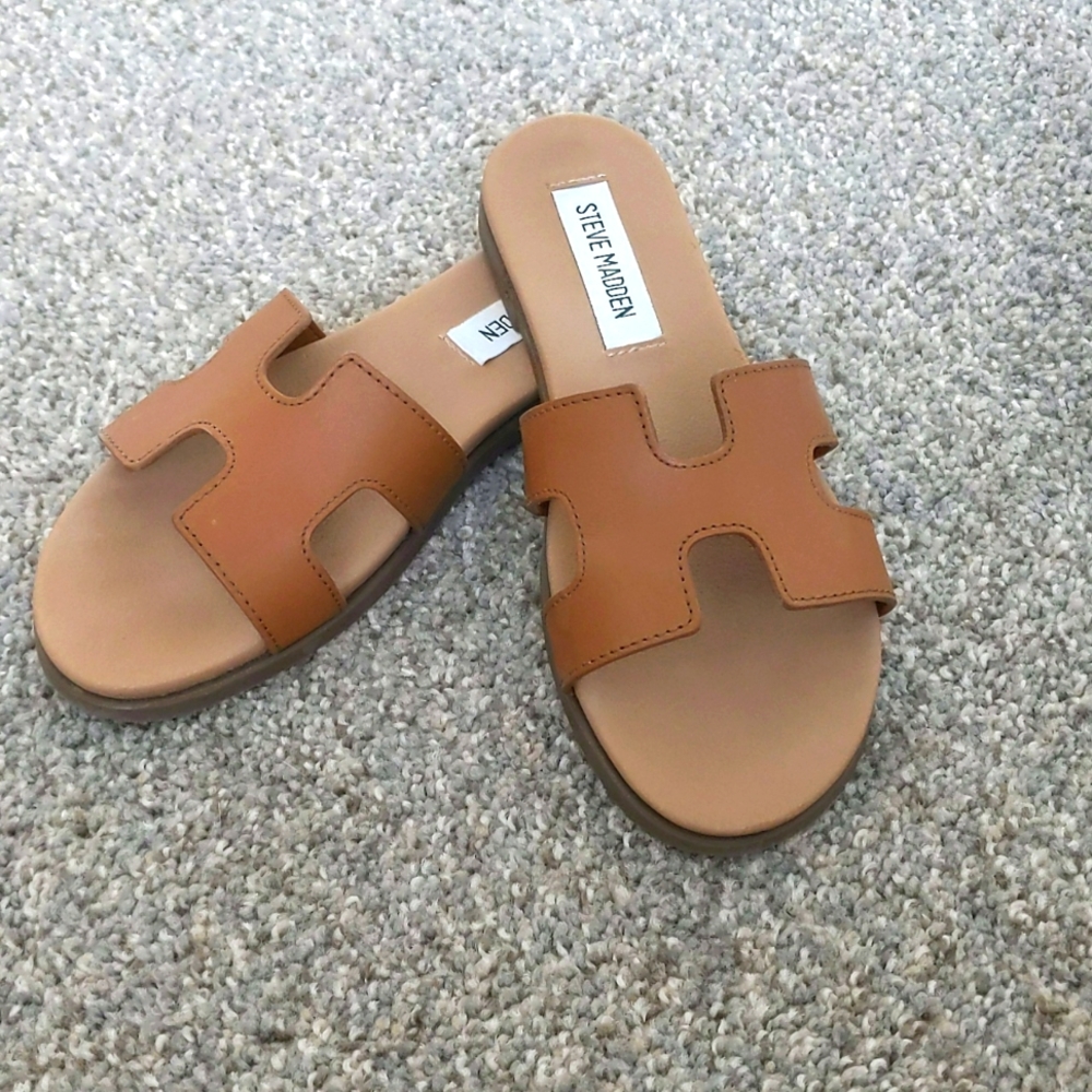 Hoku Slide Sandals